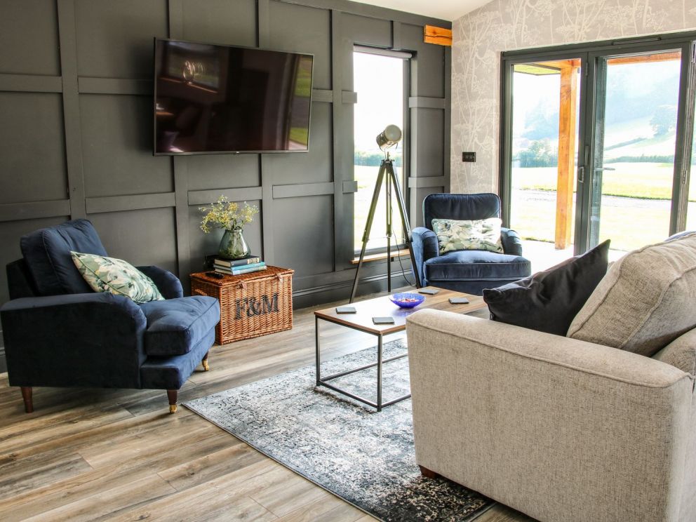 Meadow View in Meifod - for rent with hot tub and wood burning stove