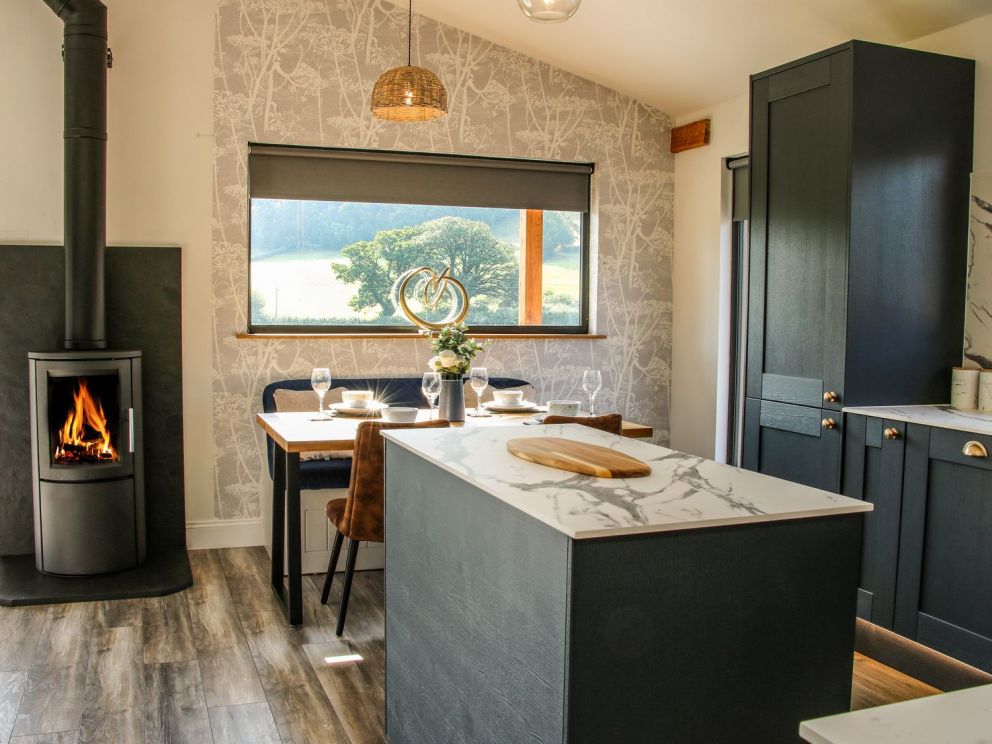 Meadow View in Meifod - for rent with hot tub and wood burning stove