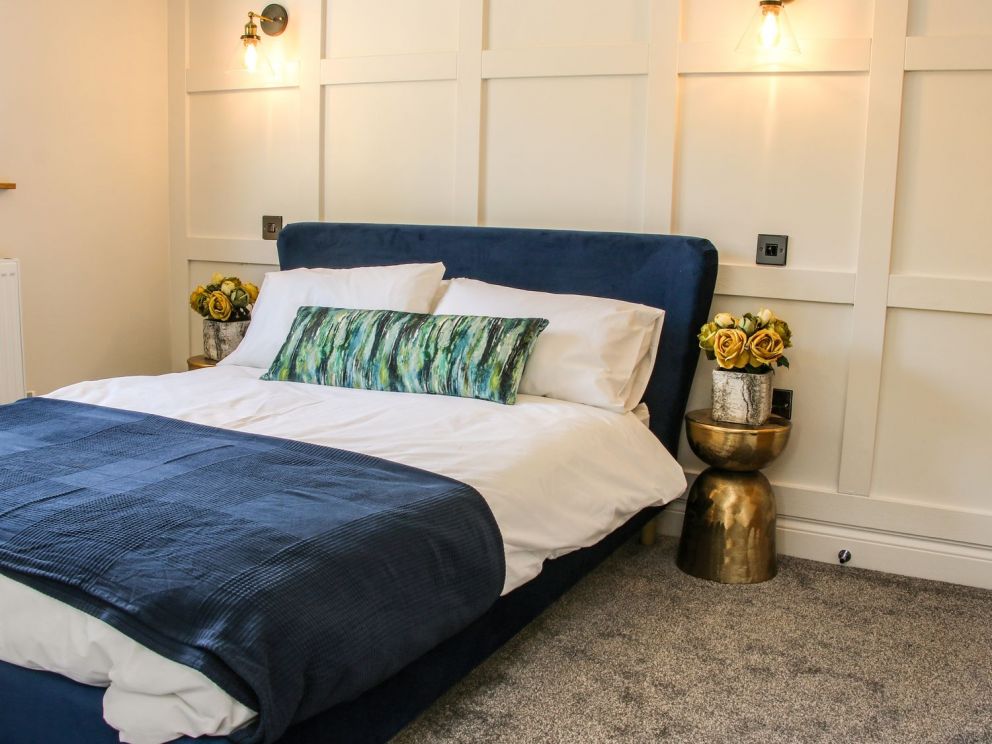 Meadow View in Meifod - for rent with hot tub and wood burning stove