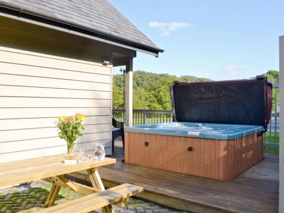 Elm Escapes Lodges Powys, Wales