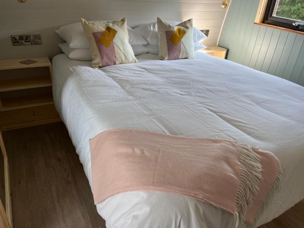 Adults only glamping Warren Farm South Wales