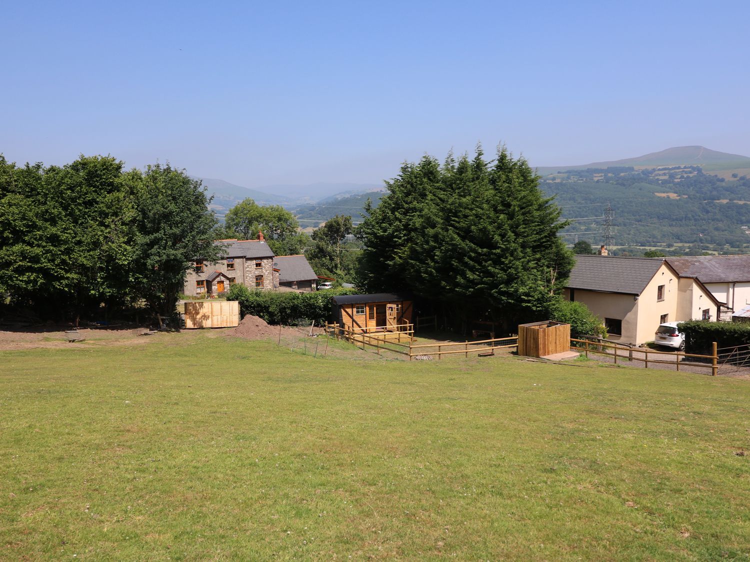 Railway Carriage - Abergavenny, Monmouthshire | Self Catering Holiday