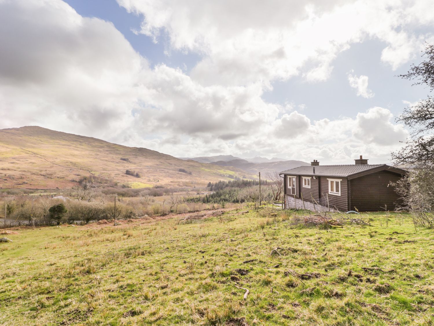 Snowdon Vista Cabin Caernarfon, Gwynedd Self Catering Holiday Lodges