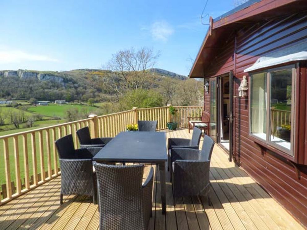 Springtime Lodge Conwy