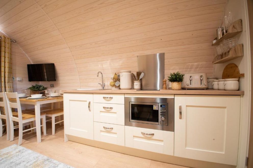 Tan Y Bryn Glamping, Conwy - glamping pods and huts with hot tub, wheelchair accessible, close to the beach