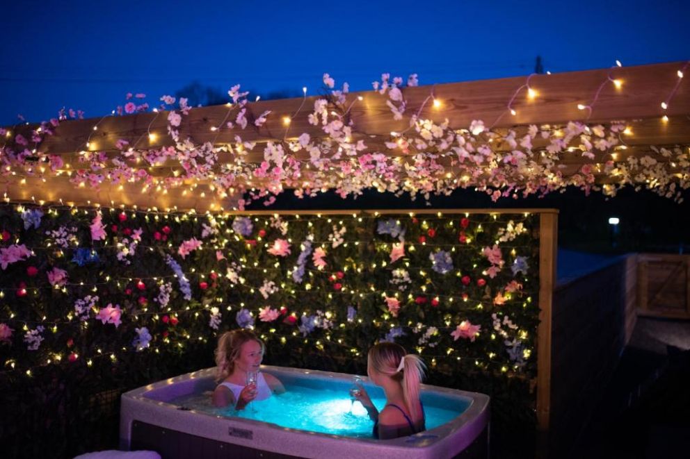 Tan Y Bryn Glamping, Conwy - glamping pods and huts with hot tub, wheelchair accessible, close to the beach