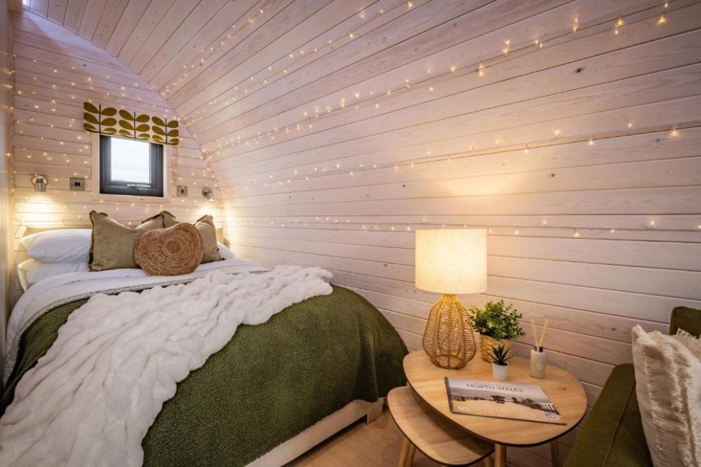 Tan Y Bryn Glamping, Conwy - glamping pods and huts with hot tub, wheelchair accessible, close to the beach