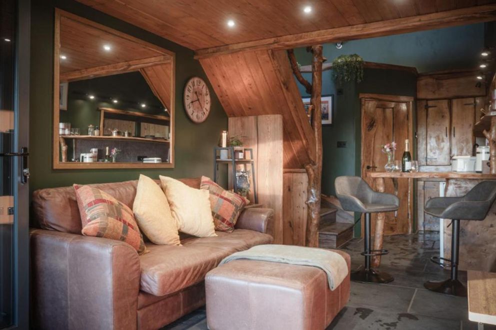 Tawny Lodge - Luxurious 1 Bedroom - Blossom Farm