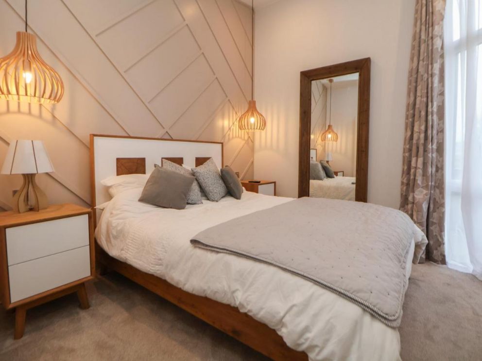 The Lodge @ Racecourse House, hot tub lodge in North Wales