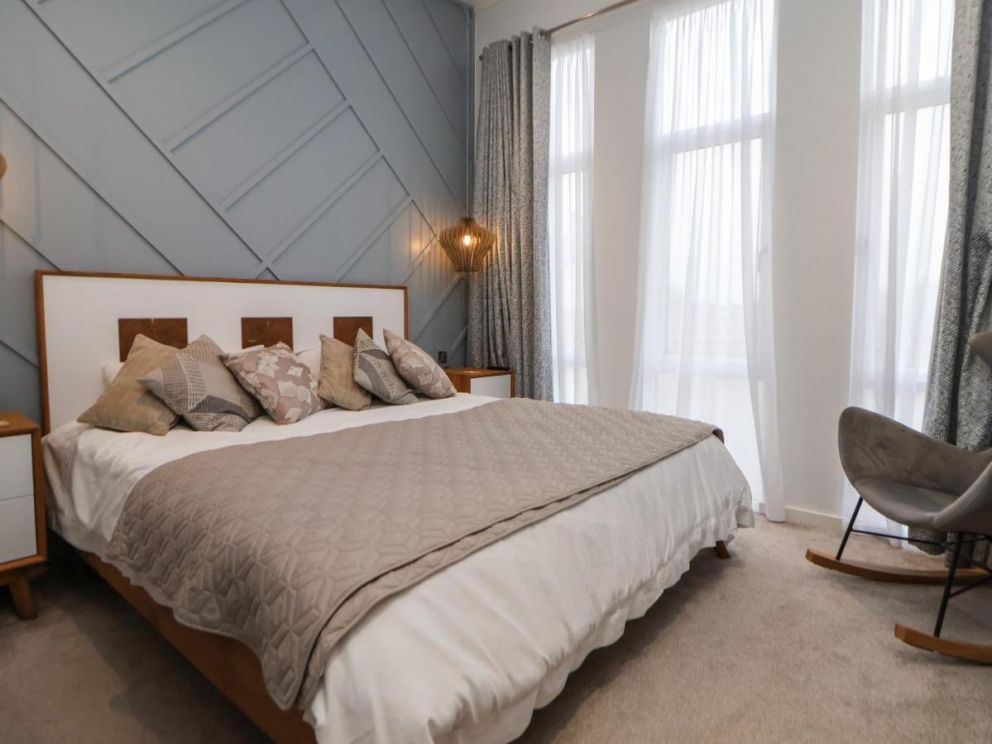 The Lodge @ Racecourse House, hot tub lodge in North Wales