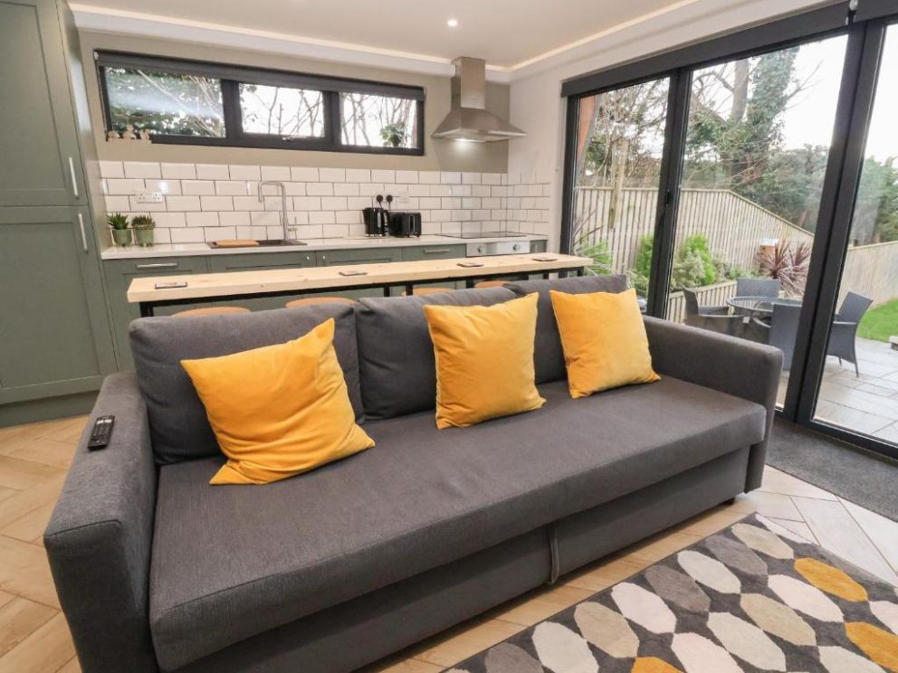 The Nest - lodge for rent close to the beach in Prestatyn, Wales