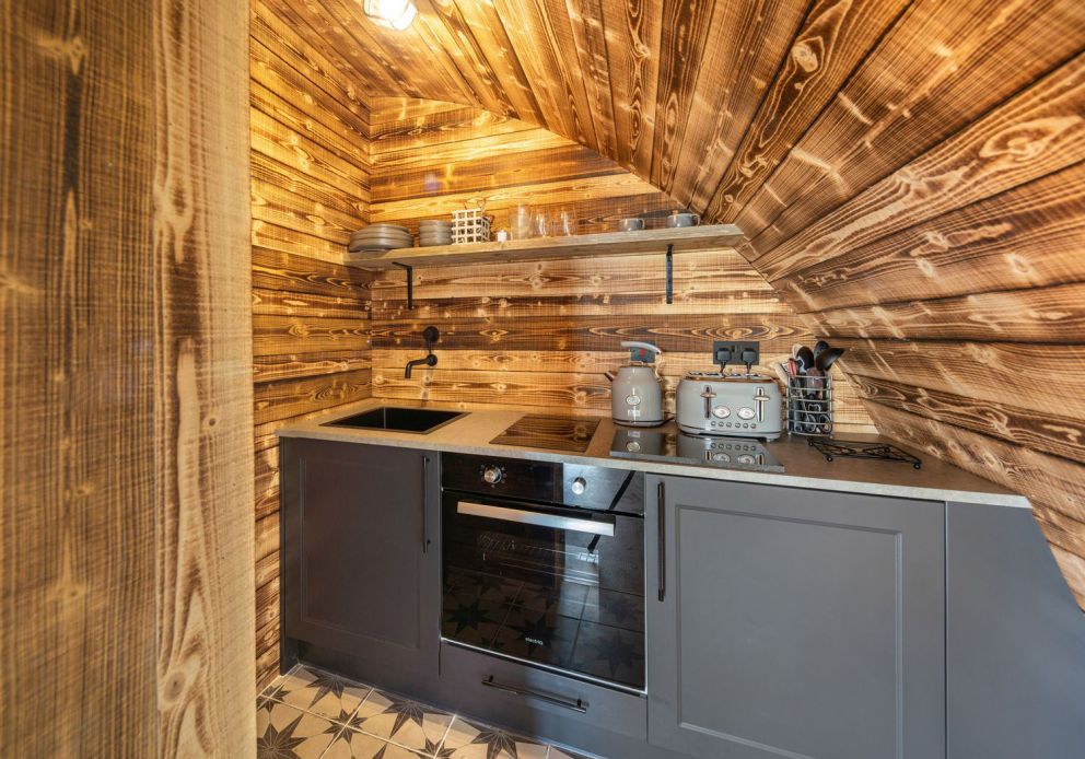 The piglet pod luxury glamping in Wales, kitchen