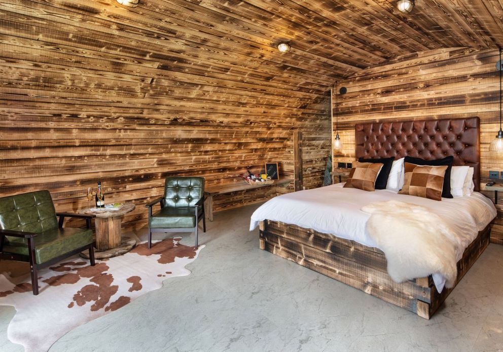 The piglet pod luxury glamping in Wales