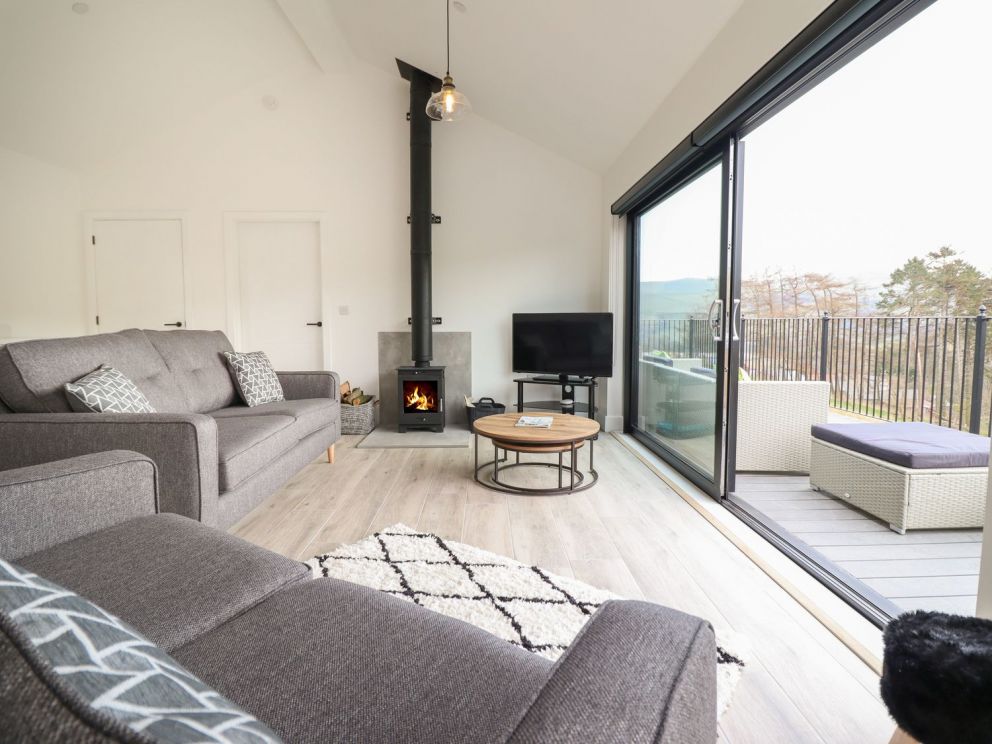 The Sheep Shed in mid Wales - for rent with woodburner and hot tub