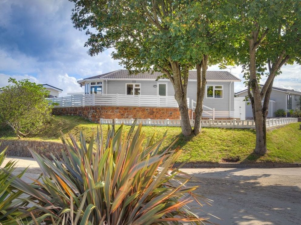 The Warren Holiday Park, Abersoch - for rent with sea views