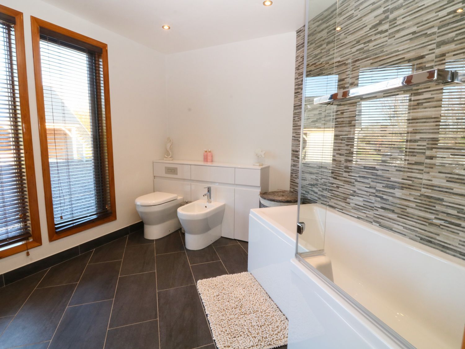 Ty Canol Sir Ynys Mon, Gwynedd Self Catering Holiday Lodges