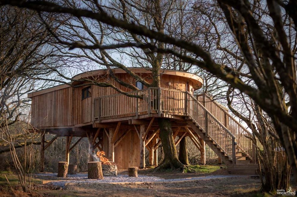 Ty'r Derw Treehouse - family friendly