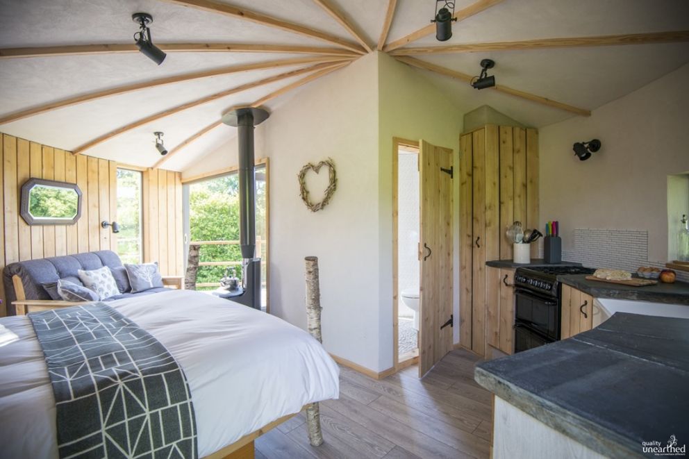 Tyr Onnen Treehouse Wales