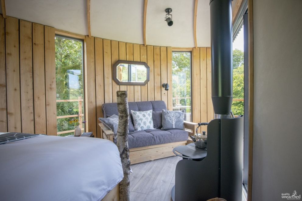 Tyr Onnen Treehouse Wales