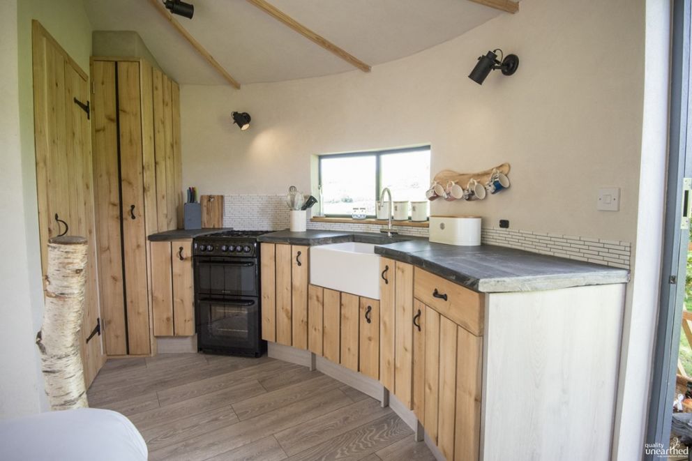 Tyr Onnen Treehouse Wales