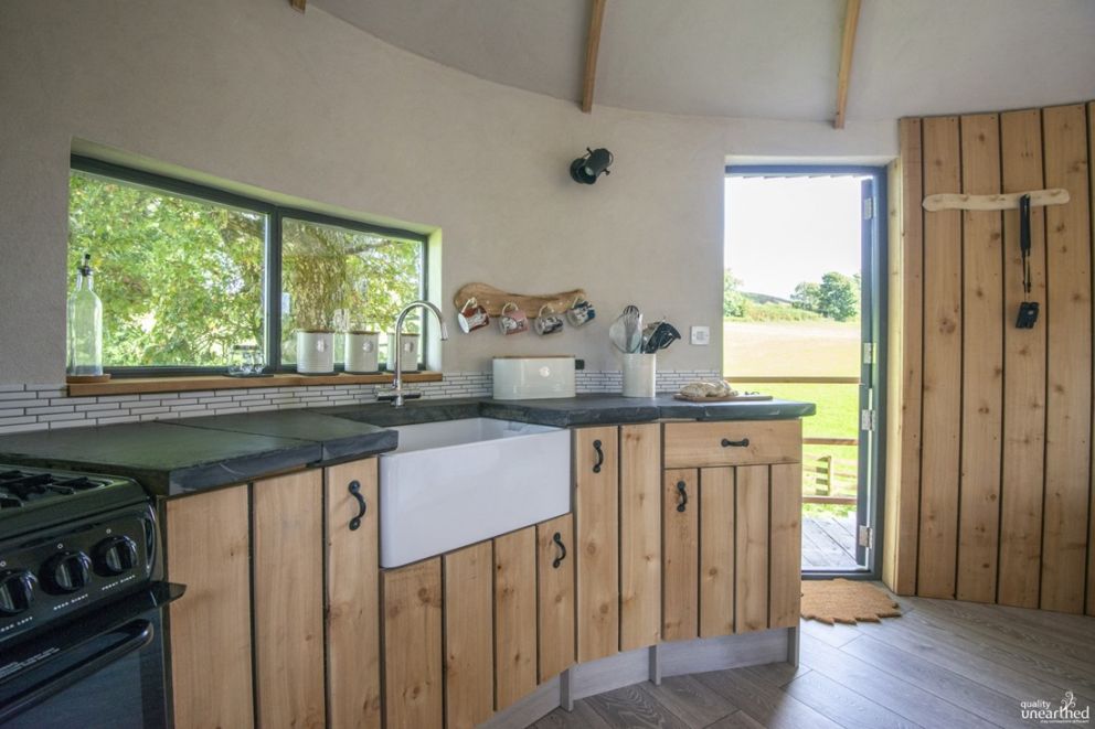 Tyr Onnen Treehouse Wales