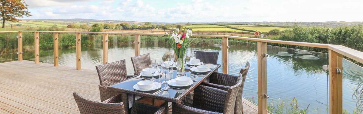 Luxury lakeside lodges with hot tubs in Cornwall